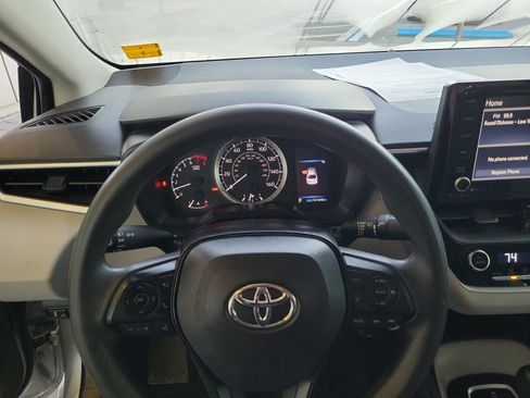 Used 2022 Toyota Corolla LE image 14