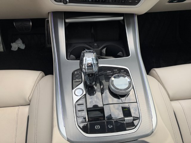 Used 2021 BMW X5 xDrive40i w/ M Sport Package AWD/4WD image 11