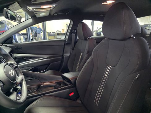 Certified 2025 Hyundai Elantra Sport image 22