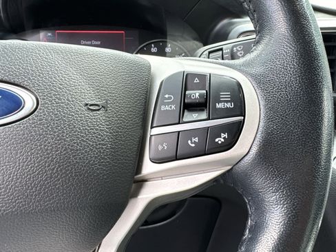 Used 2021 Ford Explorer XLT w/ Equipment Group 202A AWD/4WD image 30