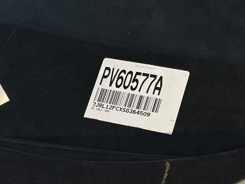 Used 2025 Volvo S60 B5 Plus FWD image 11