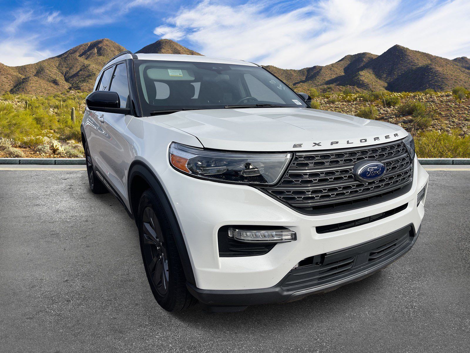 Used 2022 Ford Explorer XLT w/ Equipment Group 202A RWD image 3