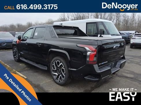 Used 2024 Chevrolet Silverado EV RST image 4