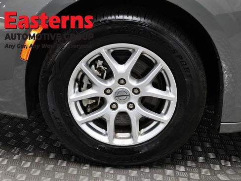 Used 2023 Chrysler Pacifica Touring-L FWD image 33