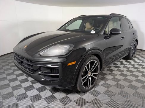 New 2026 Porsche Cayenne GTS image 1