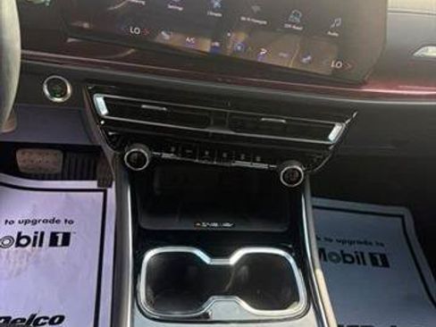 Used 2026 Chevrolet Traverse Z71 w/ LPO, Floor Liner Package AWD/4WD image 10