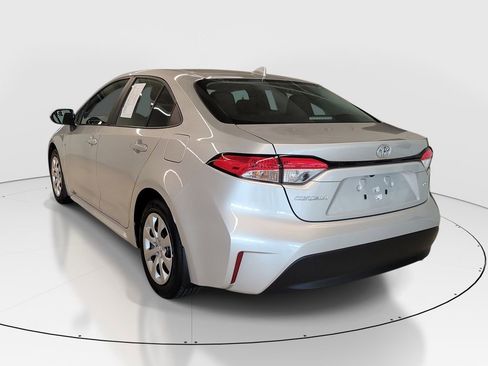 Used 2025 Toyota Corolla LE image 5