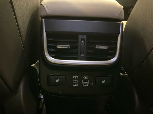 Used 2024 Subaru Outback Limited image 28