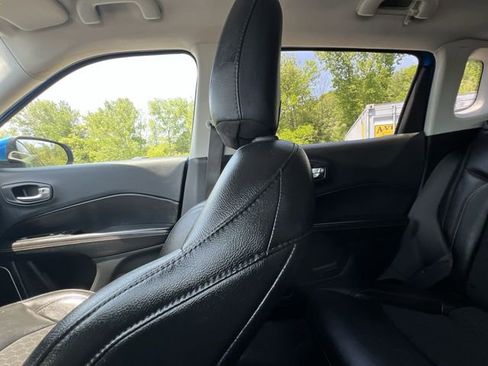 Used 2018 Jeep Compass Latitude w/ Popular Equipment Group AWD/4WD image 12