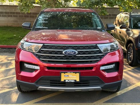 Certified 2023 Ford Explorer XLT w/ Equipment Group 202A AWD/4WD image 2