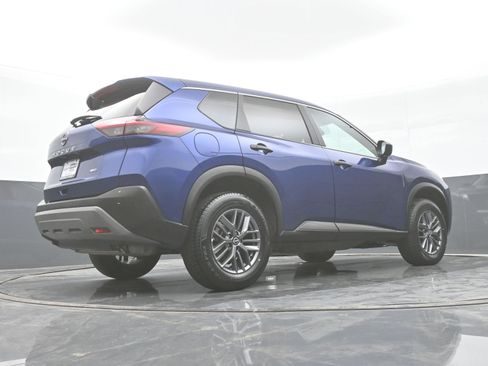 Used 2023 Nissan Rogue S image 39