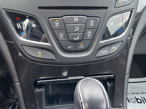 Used 2017 Buick Regal Sport Touring image 28