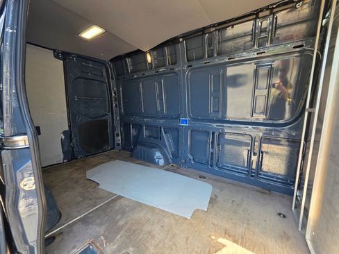 Used 2019 Mercedes-Benz Sprinter 144 image 11