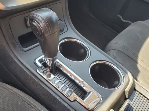 Used 2013 GMC Acadia SLE image 31