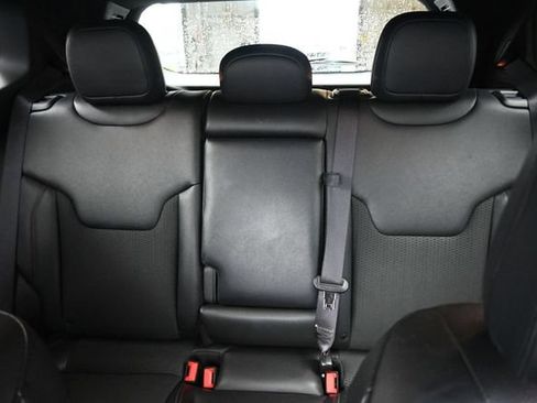 Used 2025 Jeep Compass Trailhawk AWD/4WD image 35