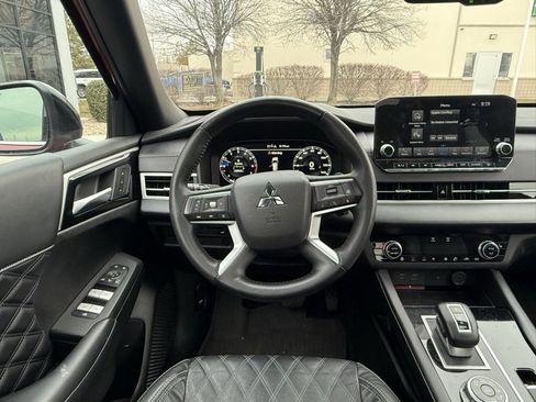 Used 2023 Mitsubishi Outlander SEL image 23