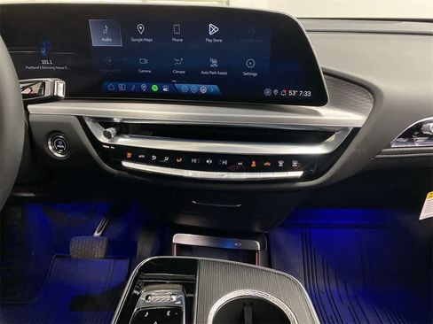 Certified 2024 Cadillac Lyriq Luxury image 24