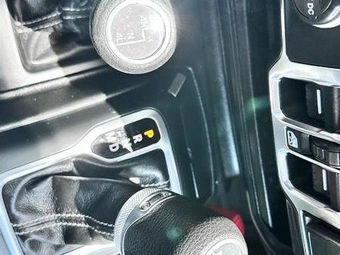 Used 2019 Jeep Wrangler Unlimited Sahara AWD/4WD image 29