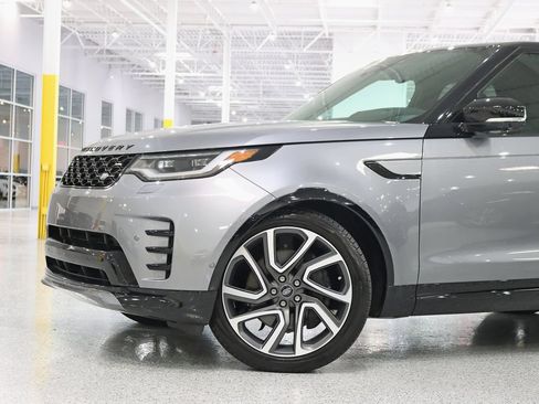 Used 2024 Land Rover Discovery Dynamic SE AWD/4WD image 2