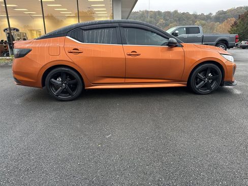 Used 2024 Nissan Sentra SR w/ Trunk Package image 4