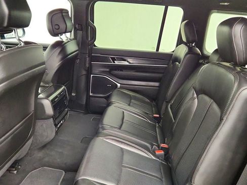 Used 2023 Jeep Wagoneer 4WD image 21
