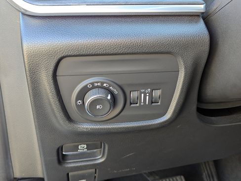 Certified 2022 Jeep Grand Cherokee L Overland w/ Advanced Protech Group III image 20