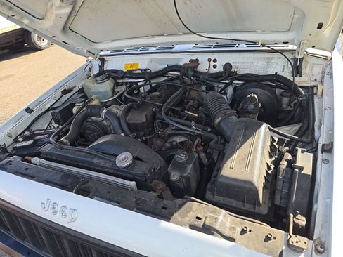 Used 1993 Jeep Cherokee Base image 11