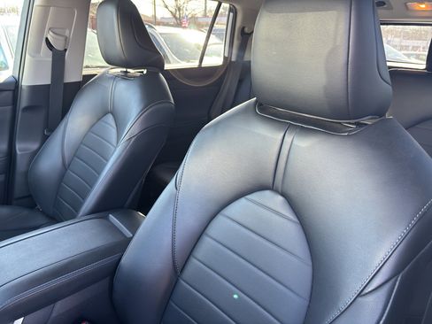 Used 2023 Toyota Highlander XLE image 5