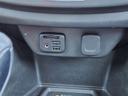 Used 2022 Chevrolet Traverse RS image 22