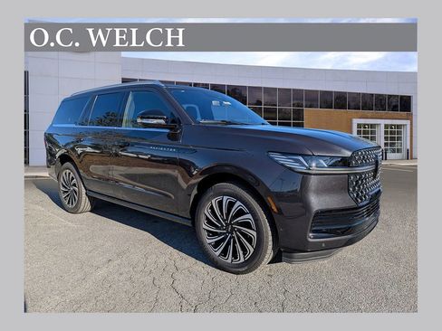 Certified 2025 Lincoln Navigator Black Label image 1