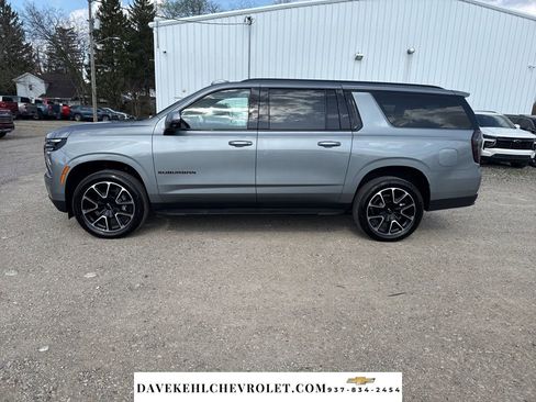 Used 2025 Chevrolet Suburban RST w/ Comfort Package image 2