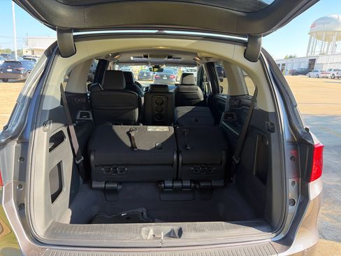 Used 2022 Honda Odyssey Touring image 3