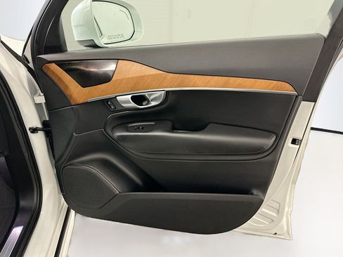 Used 2024 Volvo XC90 T8 Plus w/ Protection Package Premier image 36