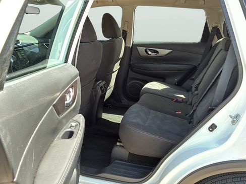 Used 2016 Nissan Rogue S FWD image 16