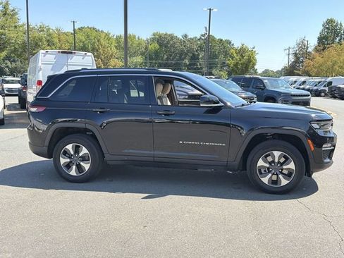 Used 2023 Jeep Grand Cherokee 4WD 4xe image 14