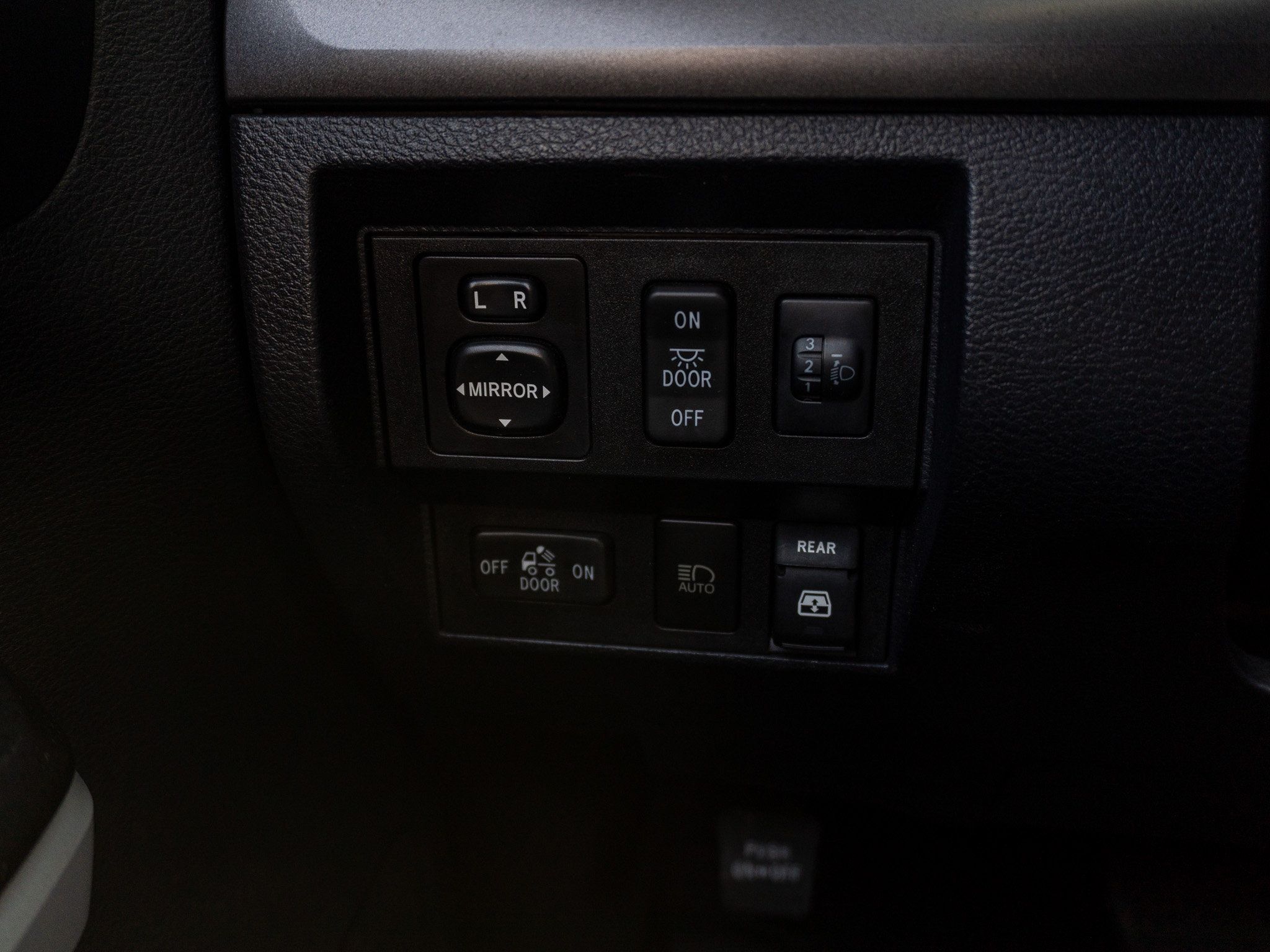 Used 2018 Toyota Tundra SR5 AWD/4WD image 26