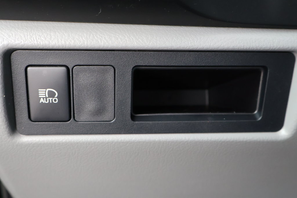 Used 2019 Toyota Sequoia SR5 AWD/4WD image 26