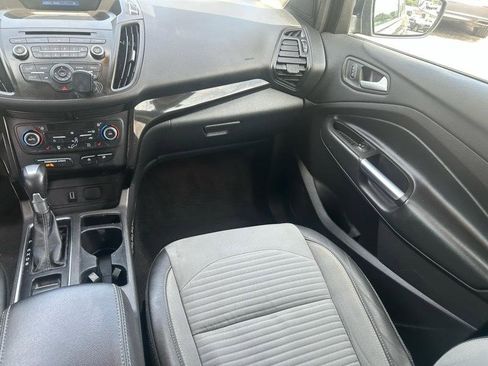 Used 2018 Ford Escape SE w/ SE Sport Appearance Package image 13