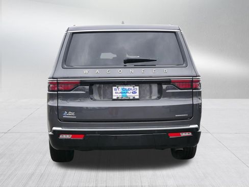 Used 2022 Jeep Wagoneer Series III AWD/4WD image 6