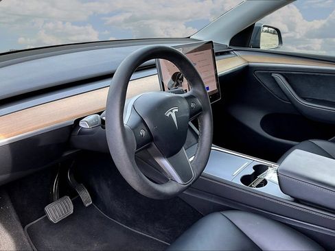 Used 2023 Tesla Model Y Long Range AWD/4WD image 13