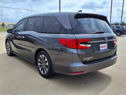 Used 2023 Honda Odyssey EX-L image 2