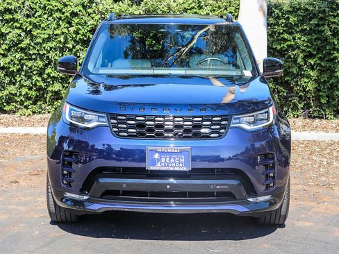 Used 2023 Land Rover Discovery S R-Dynamic AWD/4WD image 2