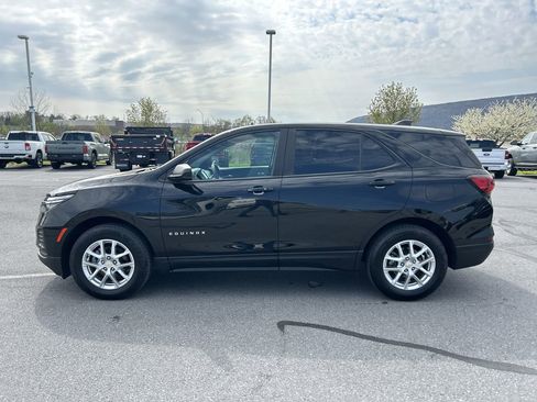 Used 2023 Chevrolet Equinox LS w/ LS Convenience Package AWD/4WD image 4