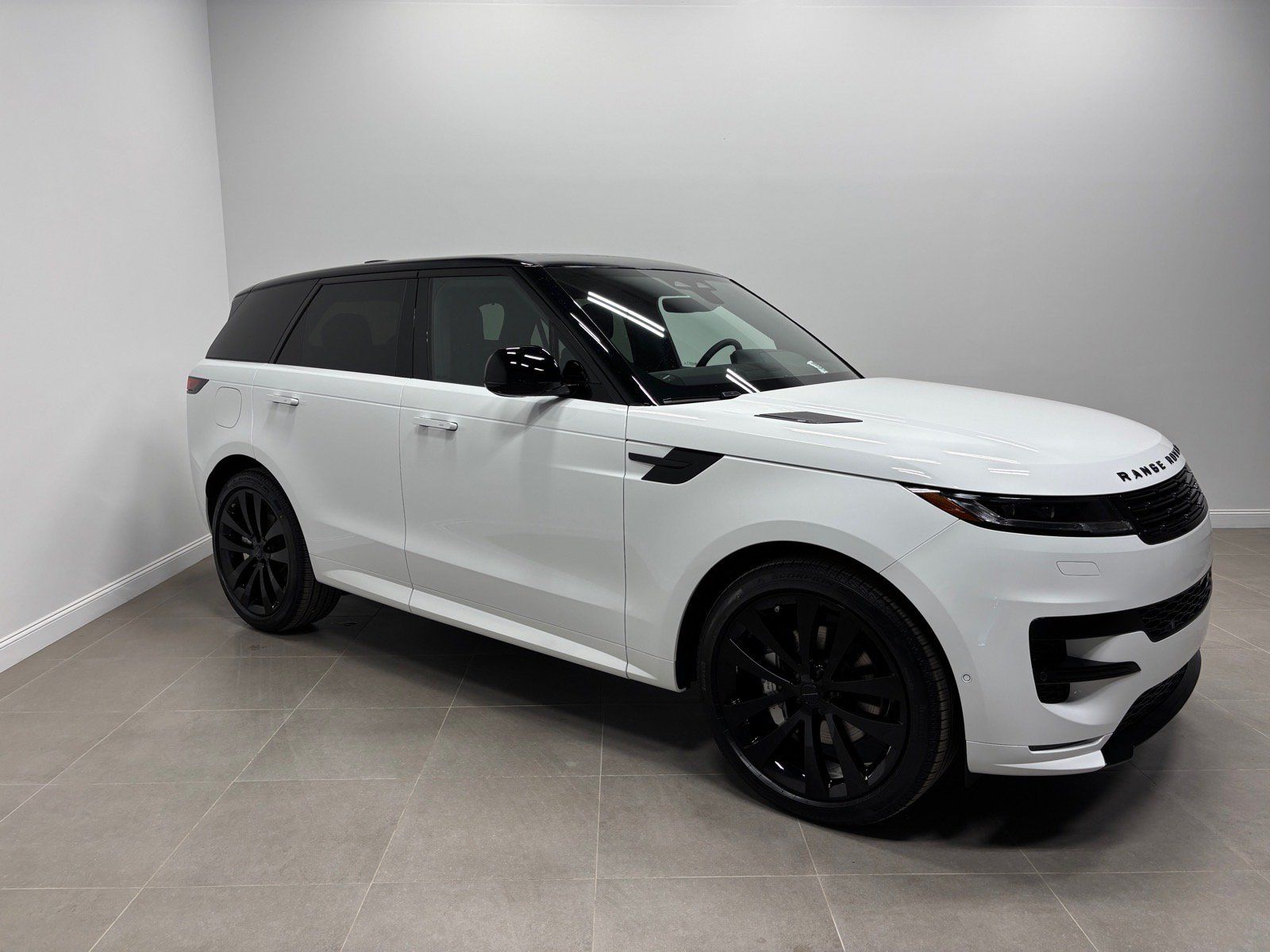 New 2026 Land Rover Range Rover Sport Dynamic SE AWD/4WD image 5