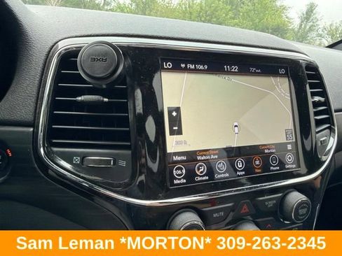 Used 2022 Jeep Grand Cherokee Laredo X AWD/4WD image 9