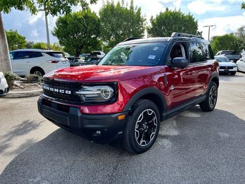 Used 2025 Ford Bronco Sport Outer Banks w/ Outer Banks Tech Package+ AWD/4WD image 3