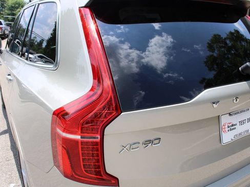 Used 2017 Volvo XC90 T6 Momentum w/ Vision Package AWD/4WD image 9