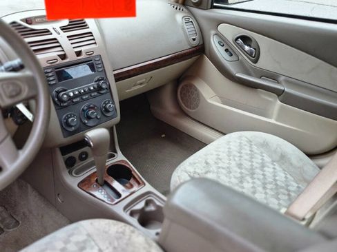 Used 2005 Chevrolet Malibu LS w/ Preferred Equipment Group FWD image 8