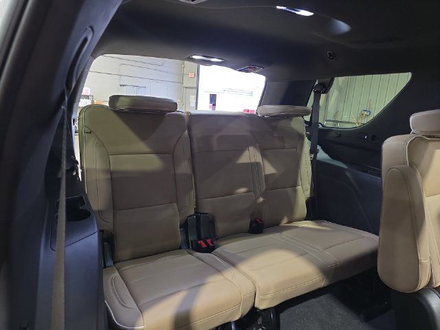 Used 2023 Chevrolet Tahoe Premier w/ Premium Package 2 AWD/4WD image 13