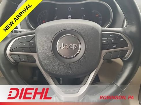 Used 2018 Jeep Grand Cherokee Limited AWD/4WD image 15